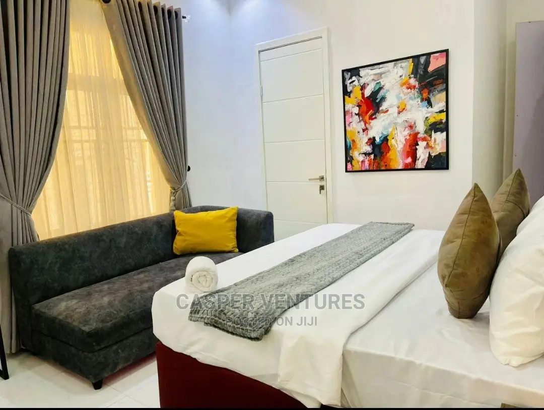 Short Let Posh and Classy 3-Bedroom Apartment in Vi