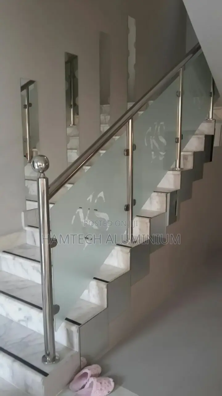 Stainless Handrail With 10mm Tampered Glass
