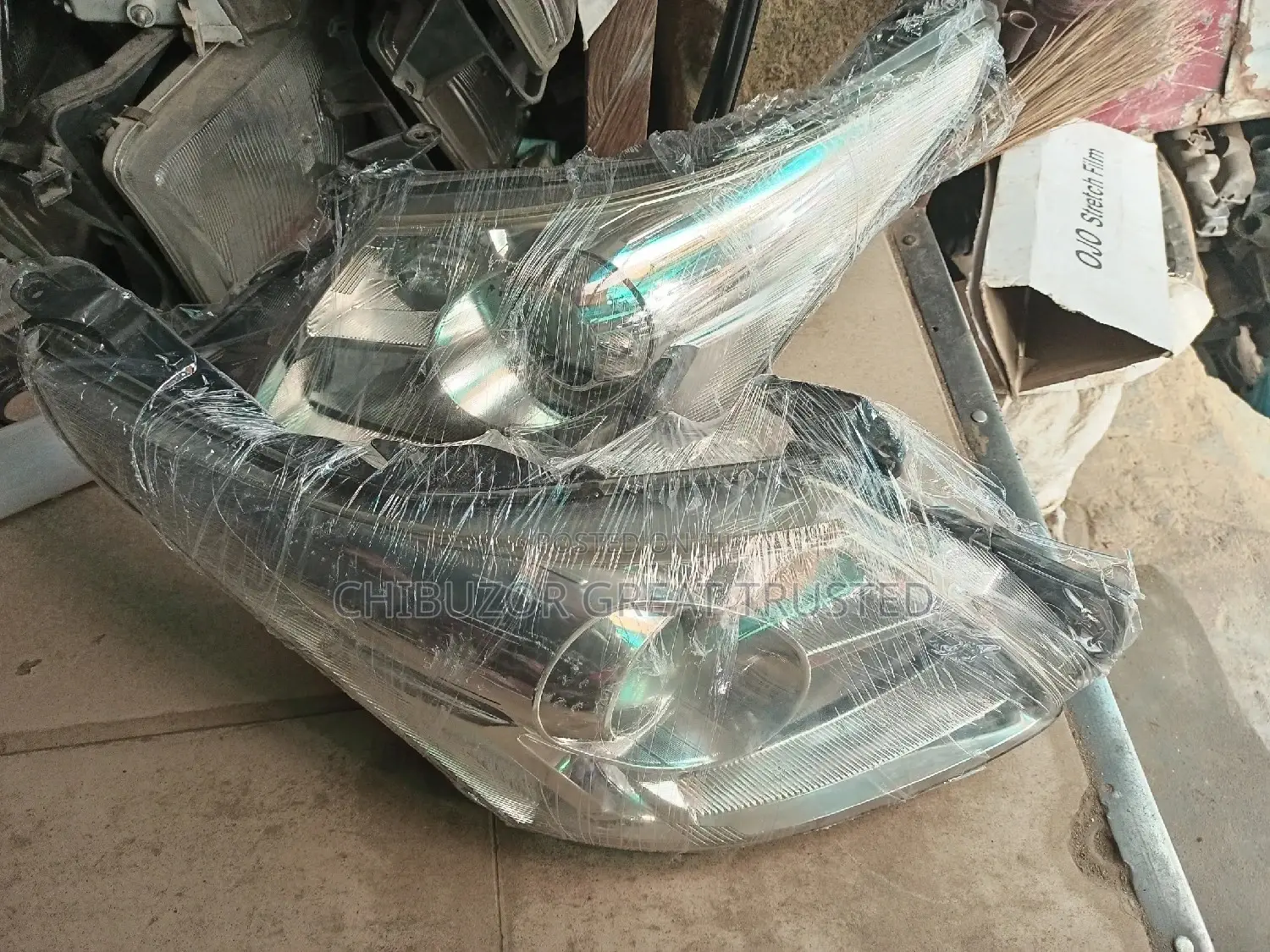 Set Headlamp Avensis 2010