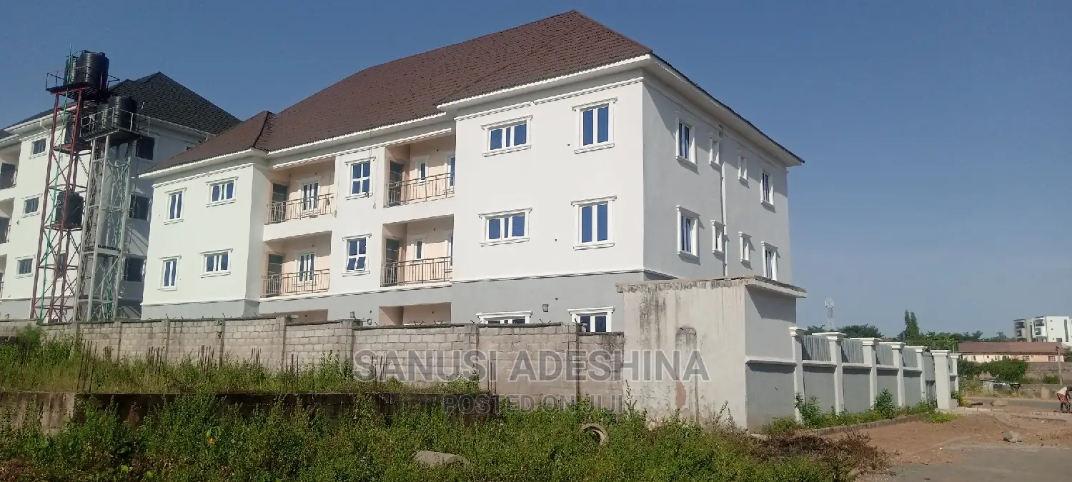 2bdrm Block of Flats in Katampe Main By for sale