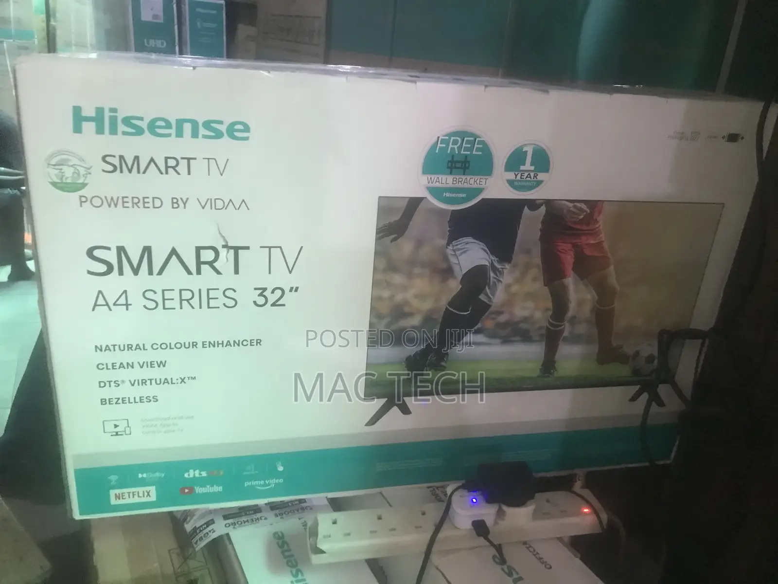 32 Inches Hisense Smart Tv.