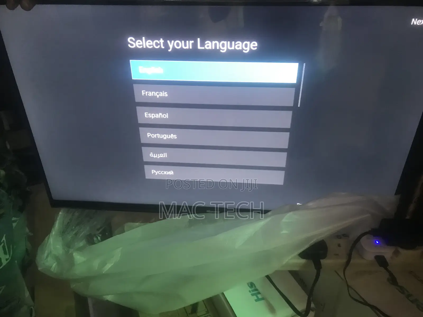 32 Inches Hisense Smart Tv.