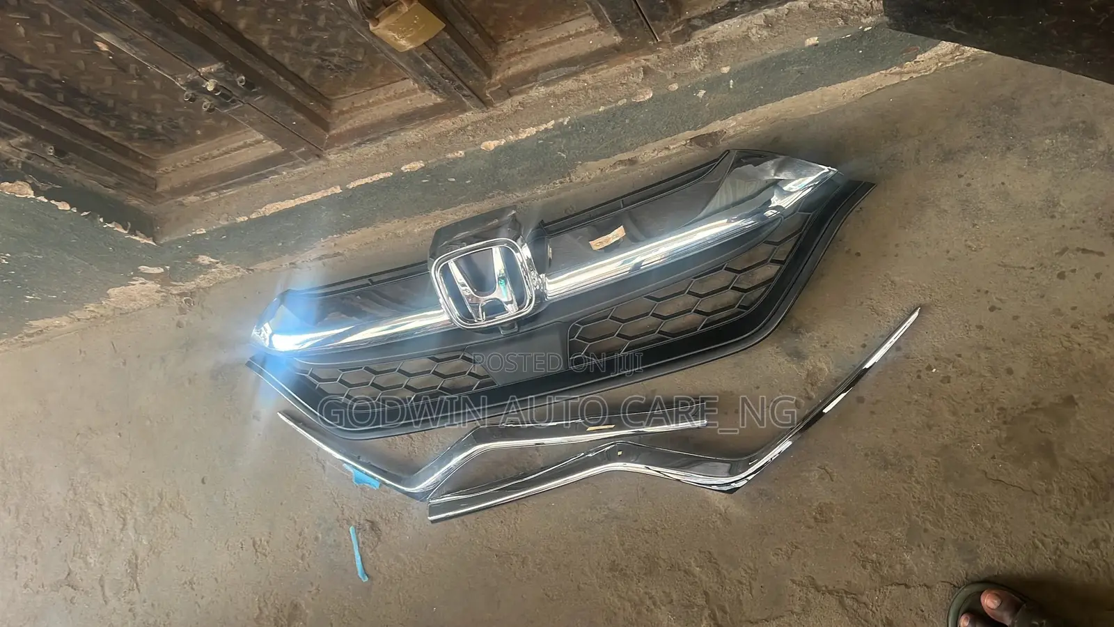 Front Grille 2018 Honda CR-V