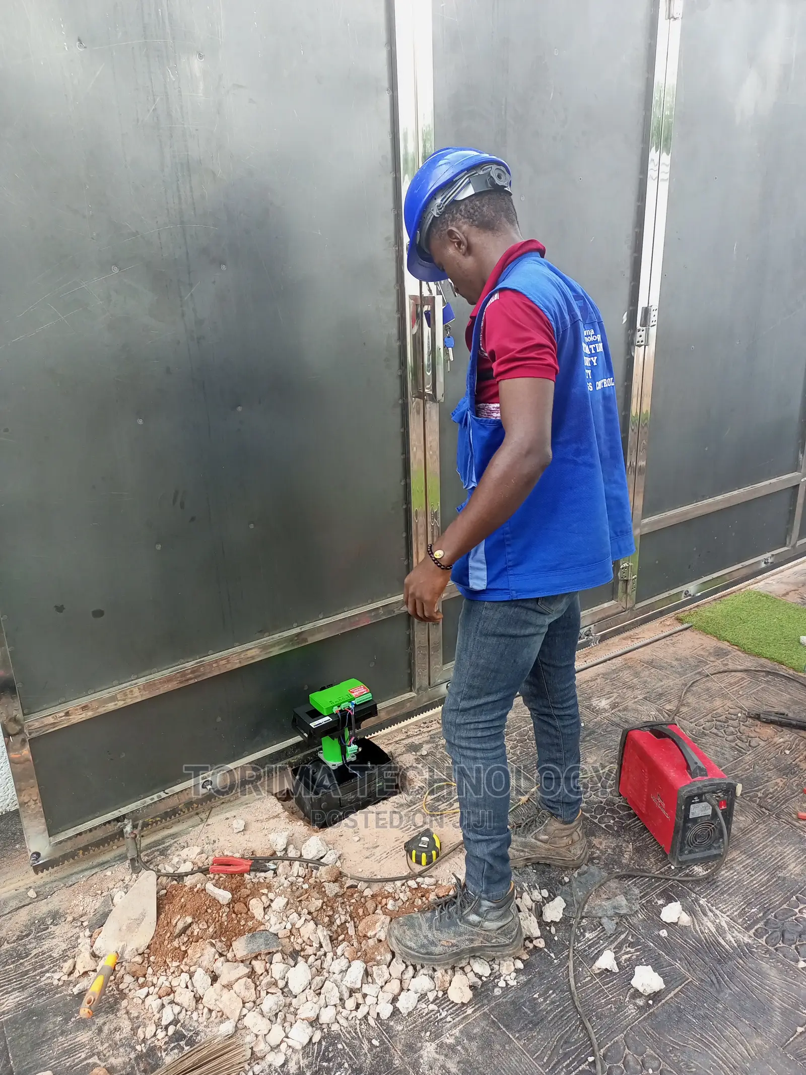 Battery Operated Gate System