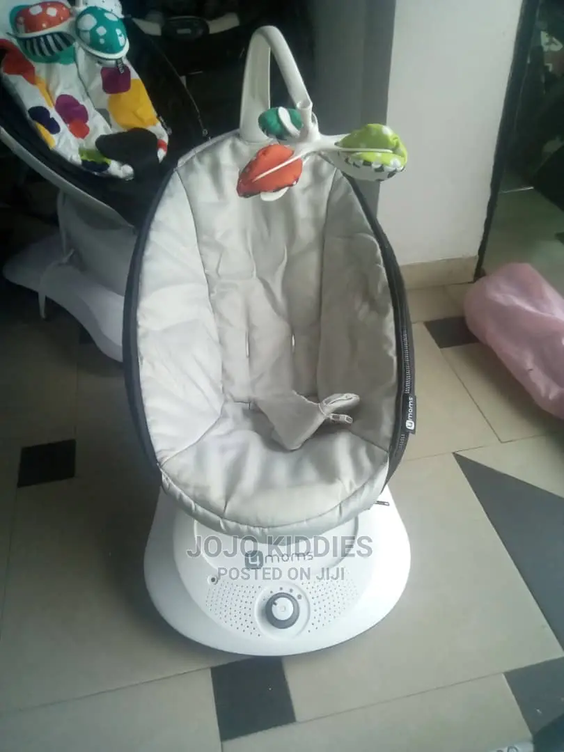 US Used 4mom Mamaroo Baby Rocker