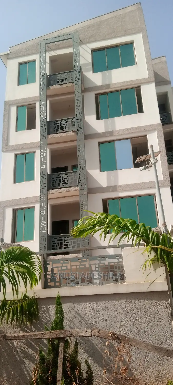 3bdrm Block of Flats in Life Camp Before for sale