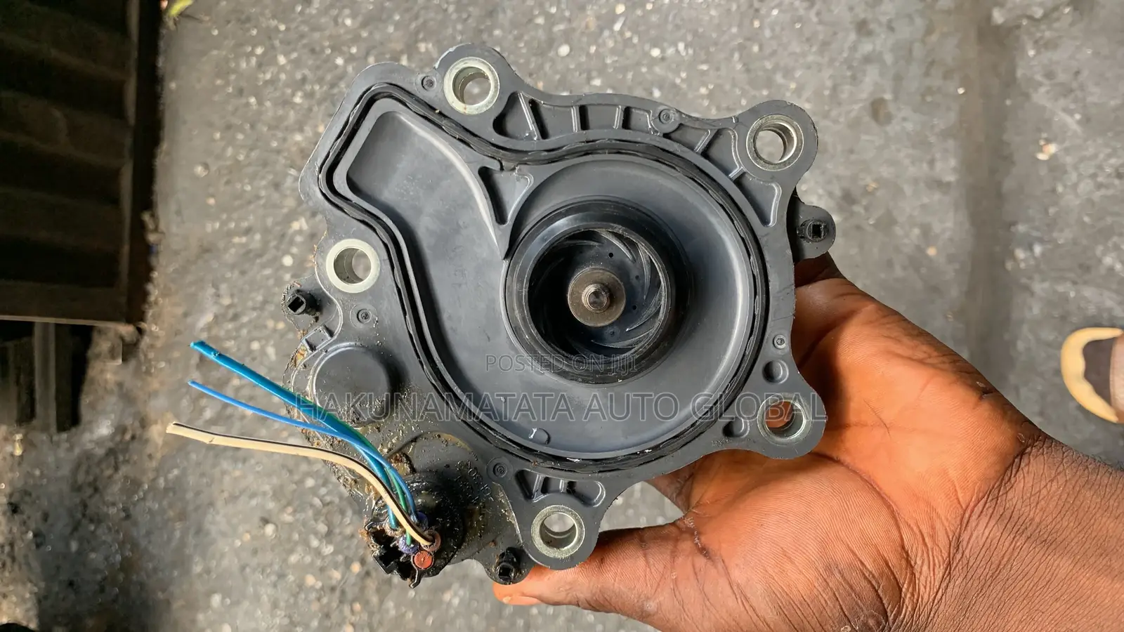 Coolant Water Pump for Toyota Pirus 2012