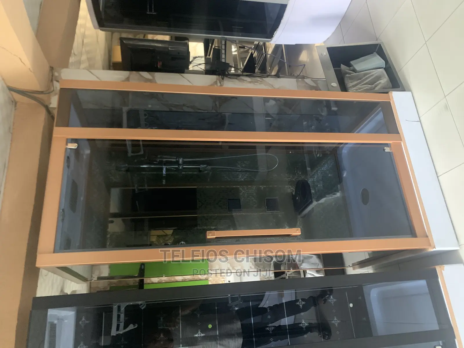Shower Room 8mm Black Glass