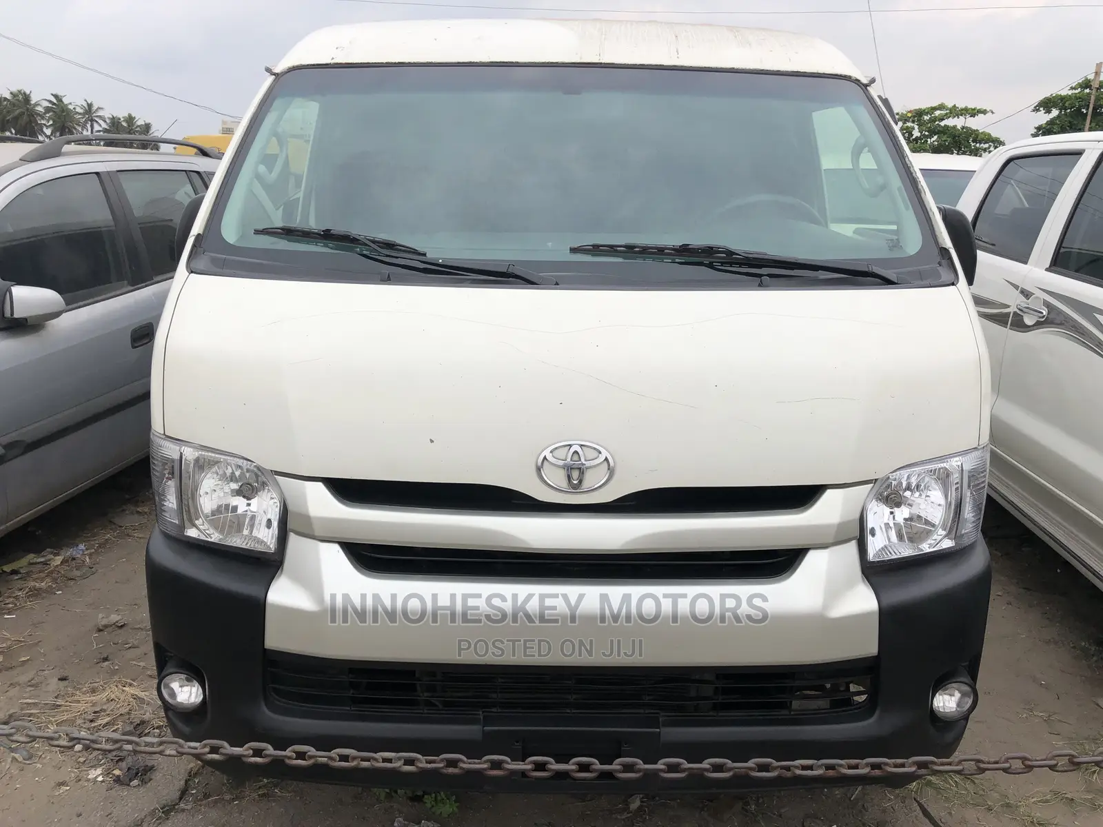 Toyota HiAce 2013 White