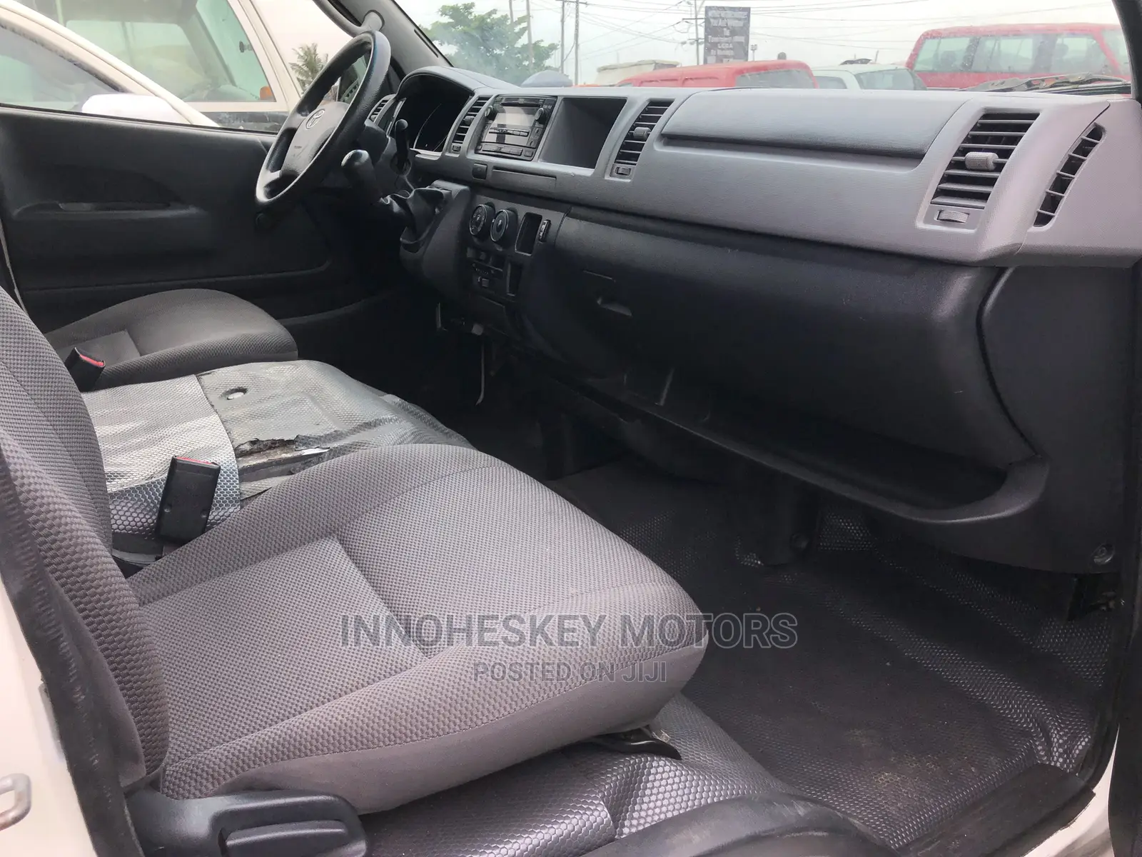 Toyota HiAce 2013 White