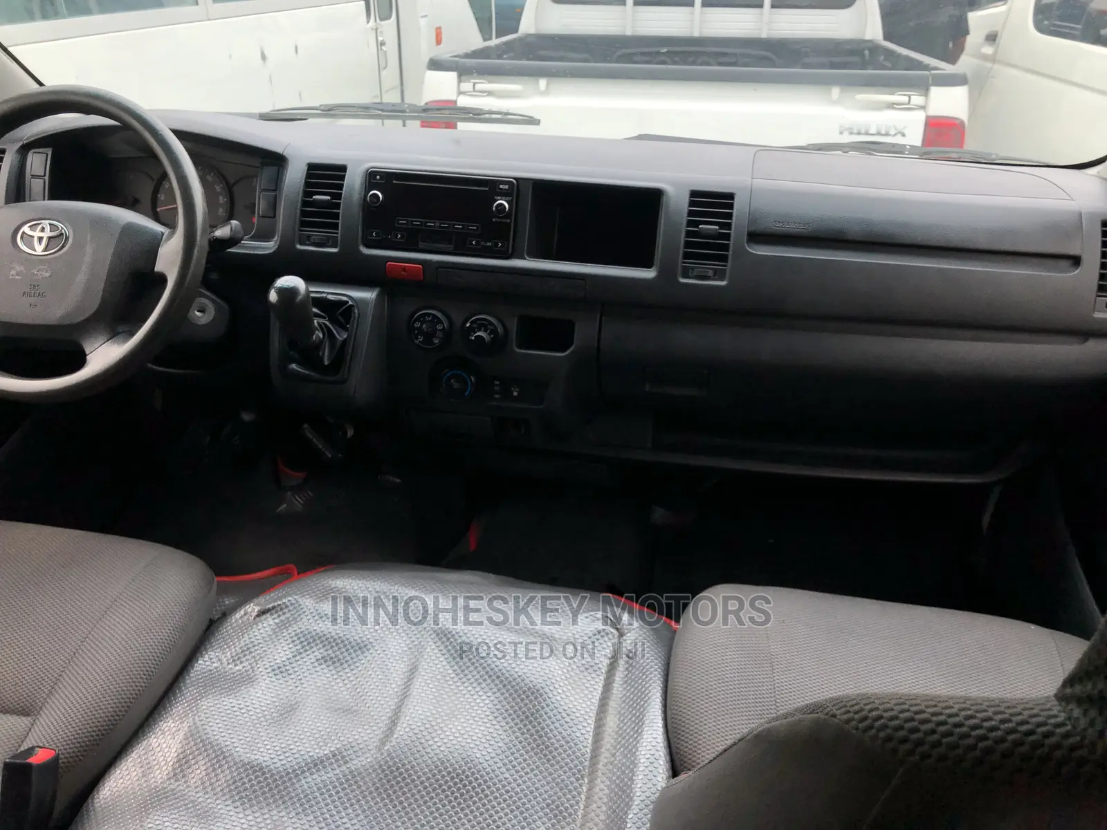 Toyota HiAce 2014 White