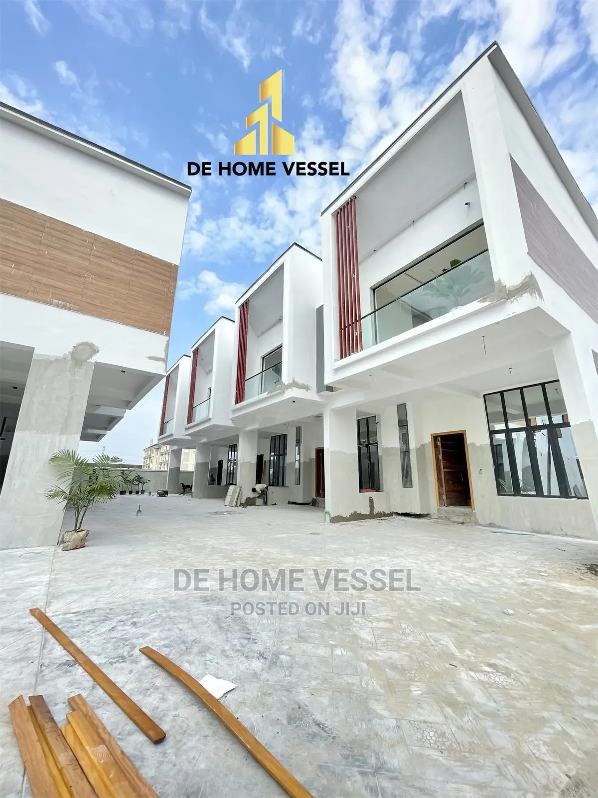 4bdrm Townhouse/Terrace in Ologolo for Sale