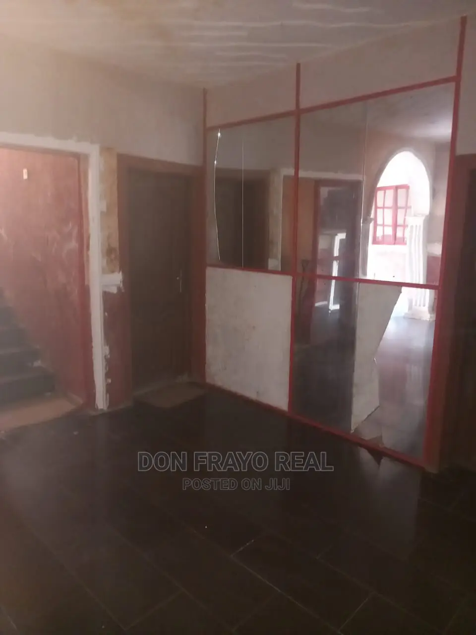 30 Rooms Self-Con Building Suitable for Hotel,Sch,Hosp 4sale