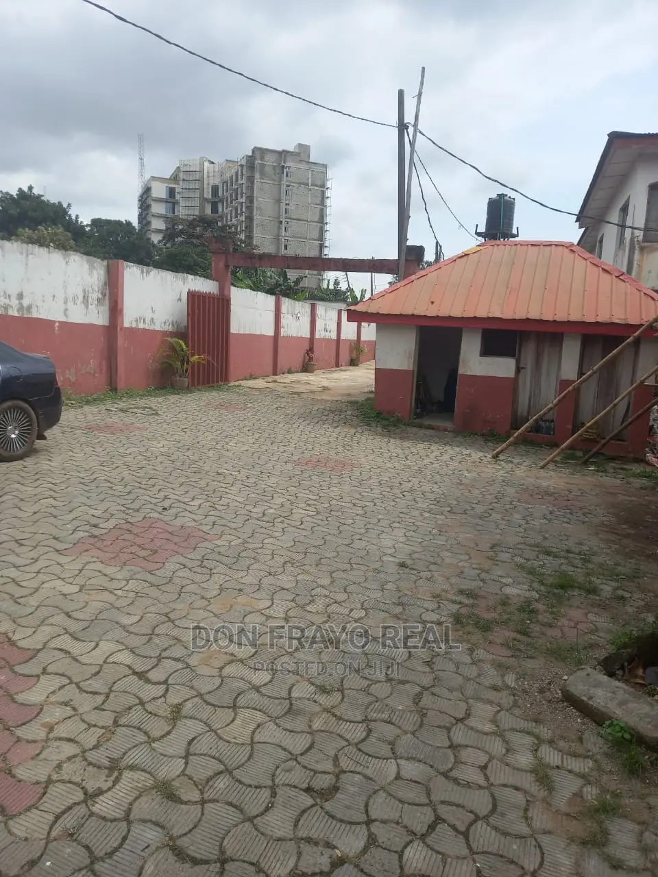 30 Rooms Self-Con Building Suitable for Hotel,Sch,Hosp 4sale