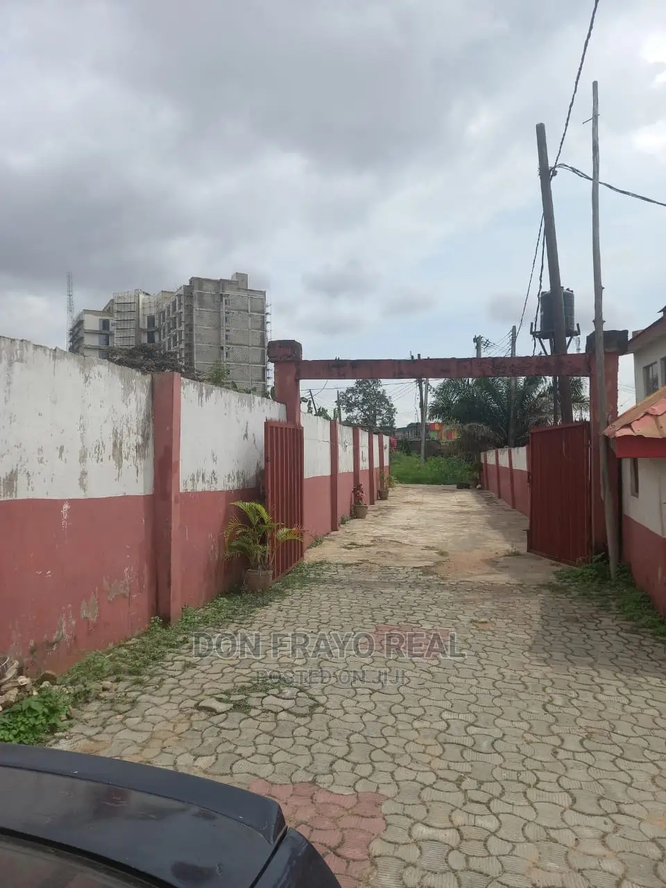 30 Rooms Self-Con Building Suitable for Hotel,Sch,Hosp 4sale