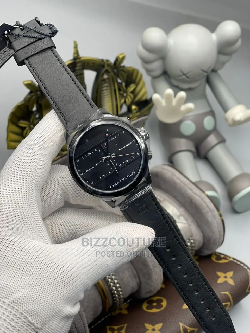 TOMMY HILFIGER Original Leather Strap Available in Store