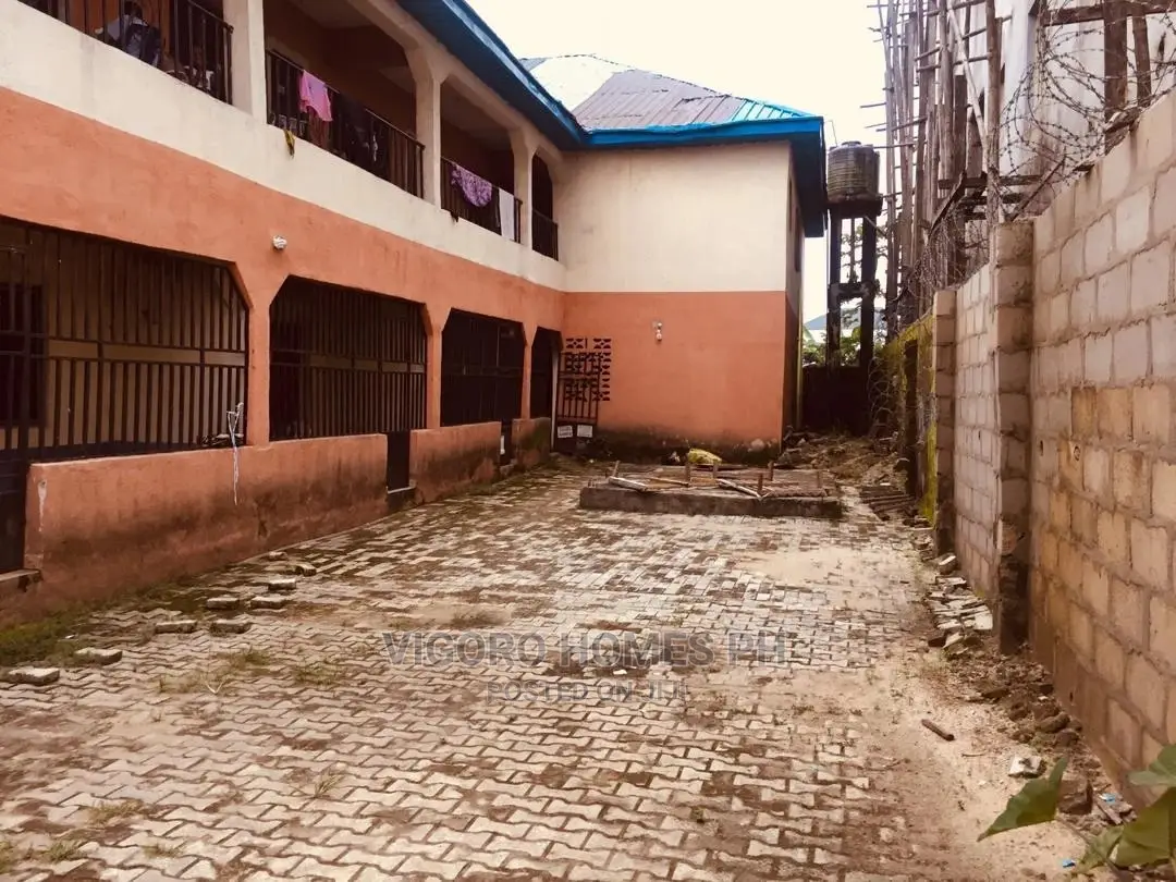 10bdrm Duplex in Port-Harcourt for sale