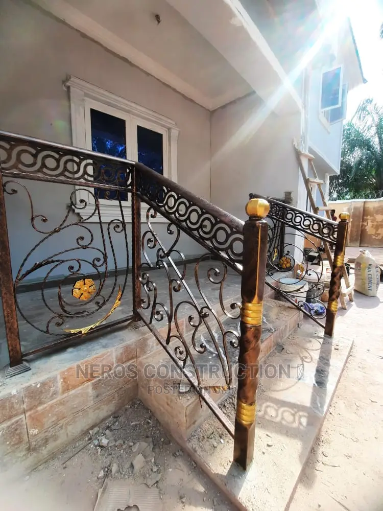 Wrought-Iron Snail Cumbi Design in Abatete