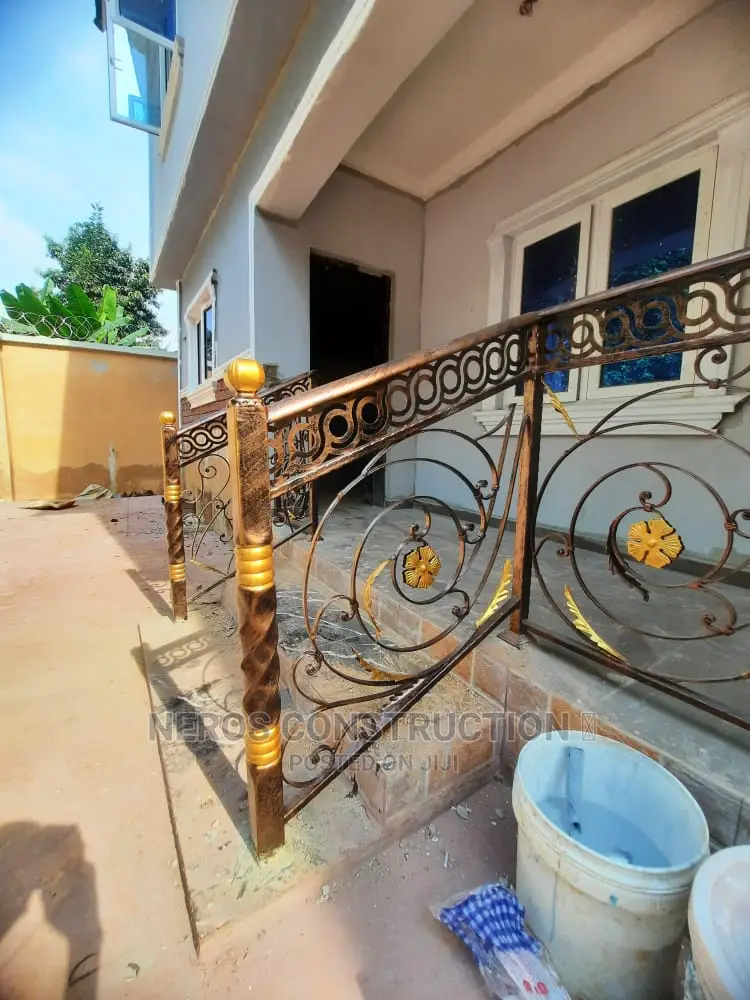 Wrought-Iron Snail Cumbi Design in Abatete