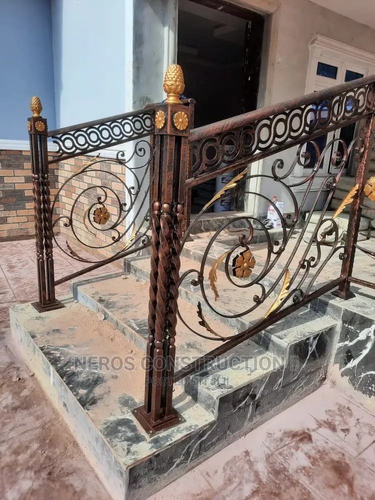 Wrought-Iron Snail Cumbi Design in Abatete