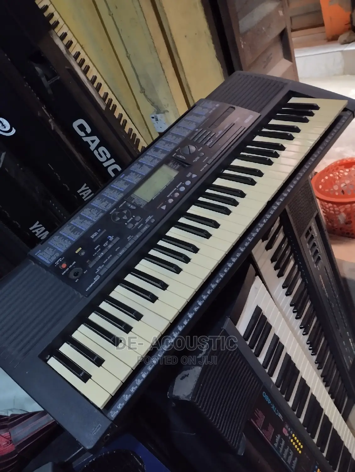 Yamaha Psr 320 Electronic Keyboard With Adaptor