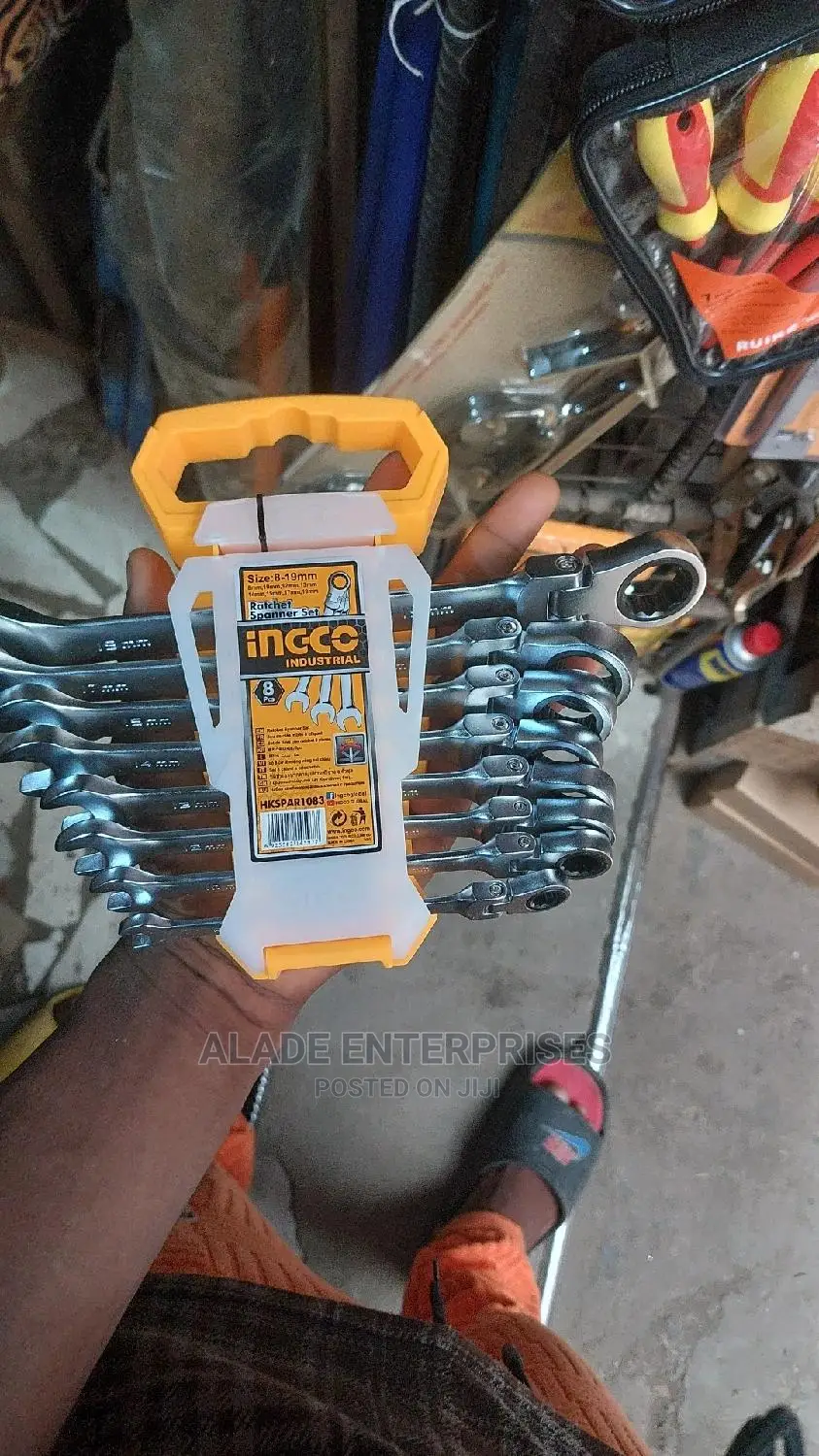 INGCO 8pcs Ratchet Combination Spanner Wrench Set 8-19mm