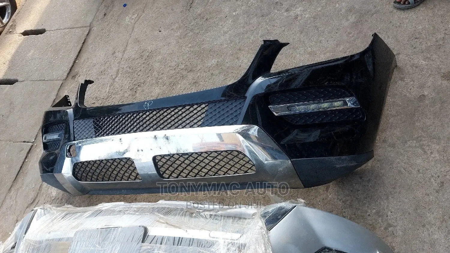 Front Bumper Mercedes-Benz ML350 2014 166