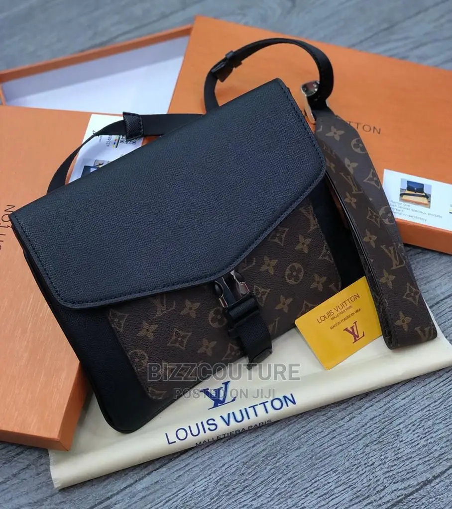 LOUIS VUITTON Original Crossbody Bags Available in Store