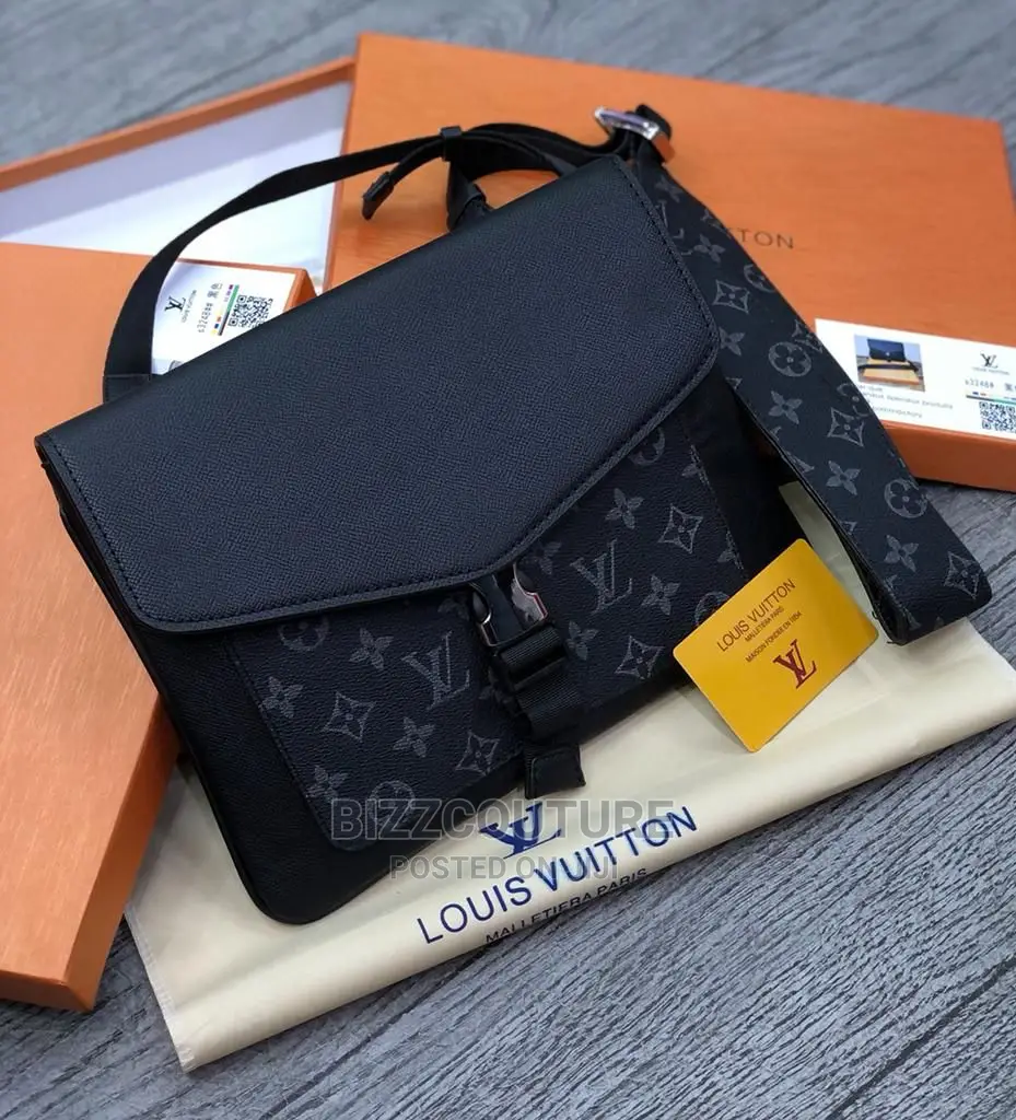 LOUIS VUITTON Original Crossbody Bags Available in Store