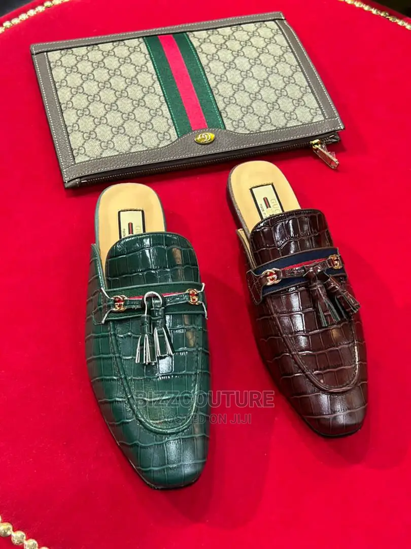 GUCCI Top Notch Clutches Bags Available in Store