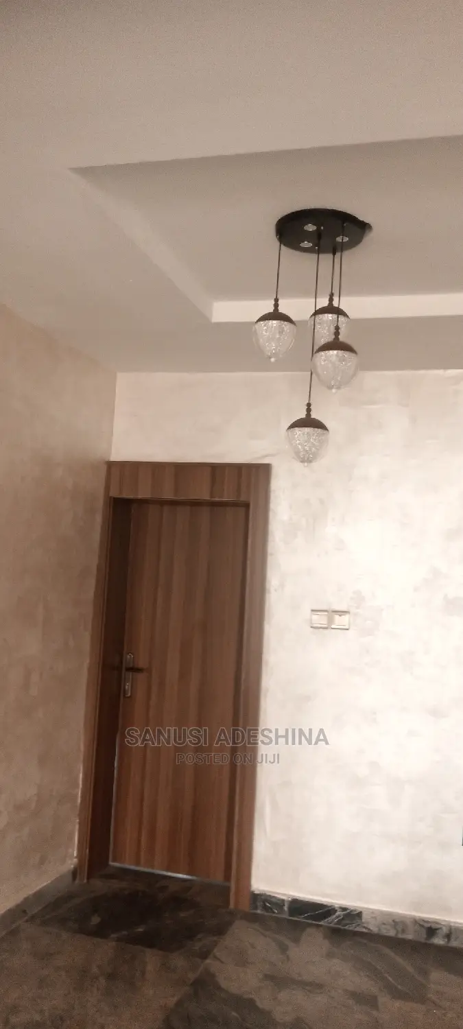 5bdrm Duplex in Mabushi Close To for rent