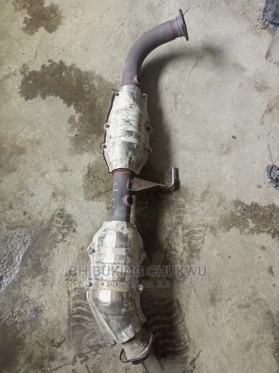 Toyota Hiace Hummer Bus Double Catalyst Exhaust Pot.