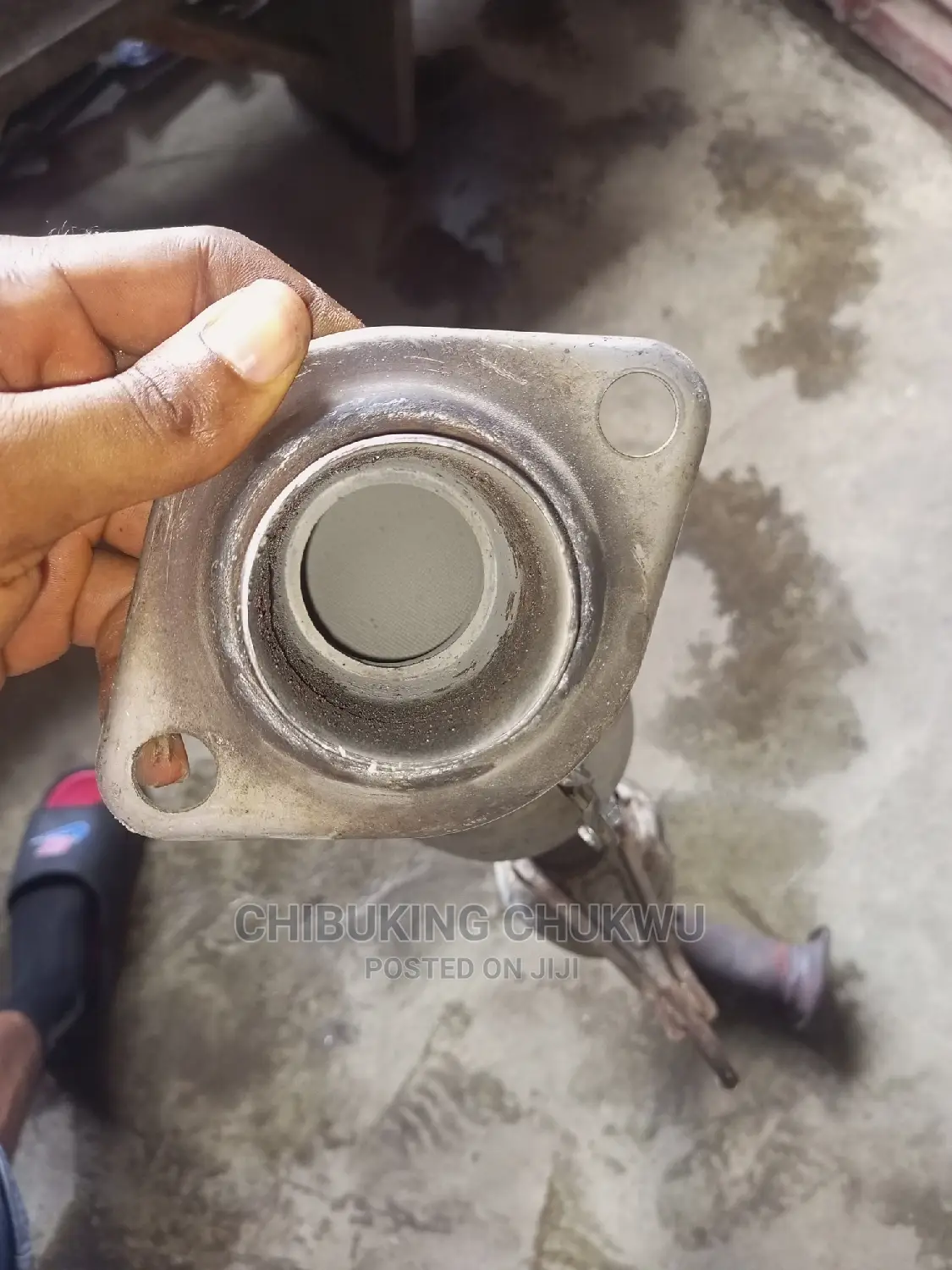 Toyota Hiace Hummer Bus Double Catalyst Exhaust Pot.