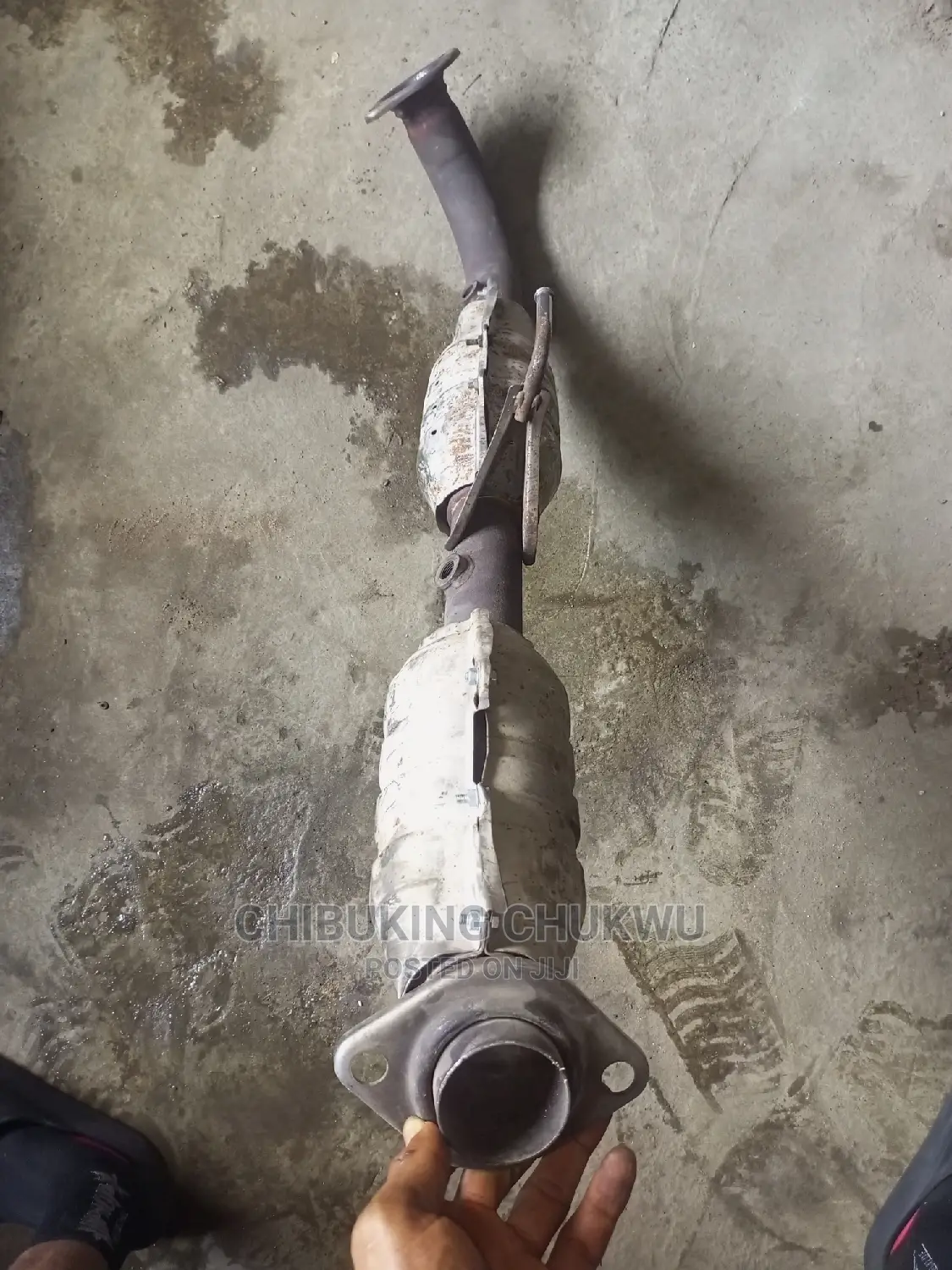Toyota Hiace Hummer Bus Double Catalyst Exhaust Pot.