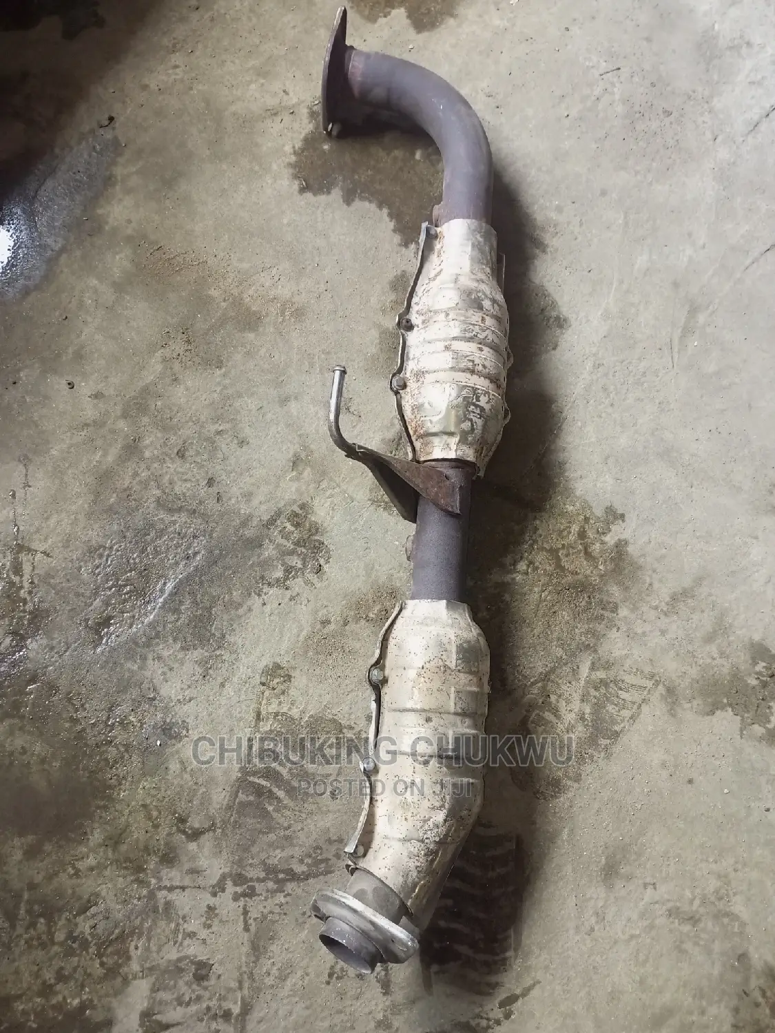 Toyota Hiace Hummer Bus Double Catalyst Exhaust Pot.
