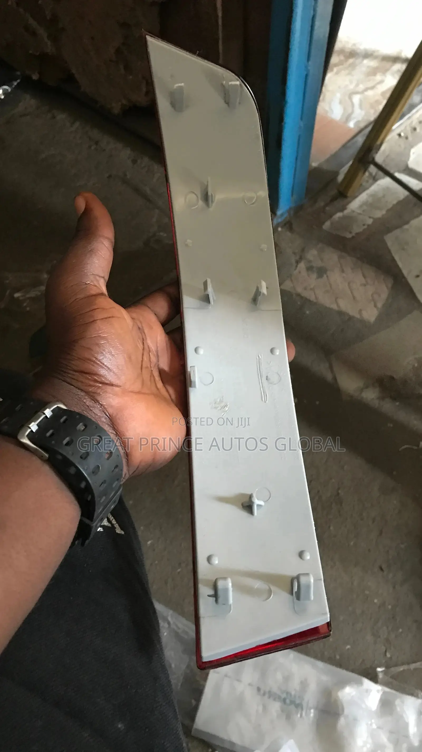 Back Bumper Reflector Gl450 2008 Model