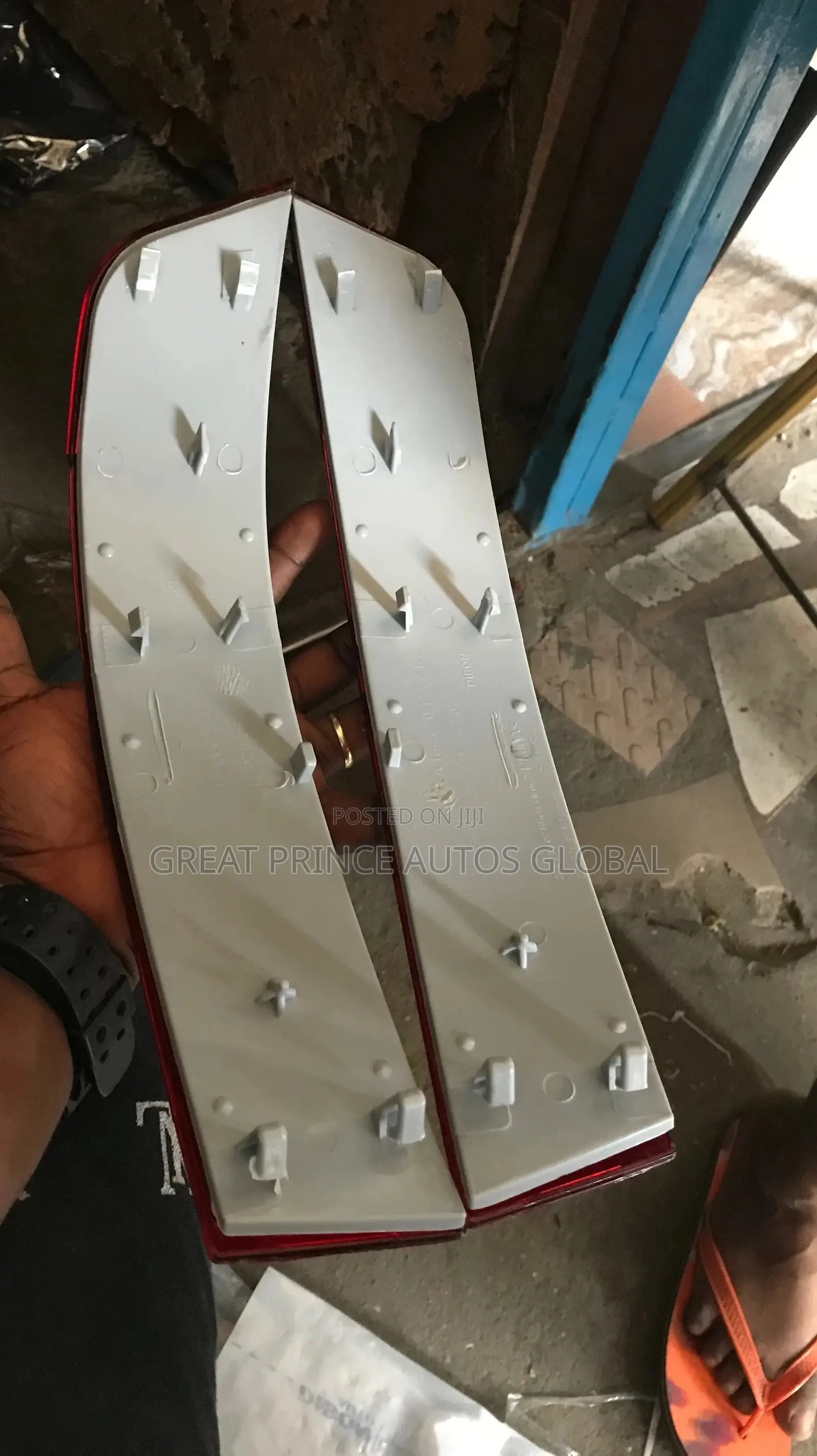 Back Bumper Reflector Gl450 2008 Model