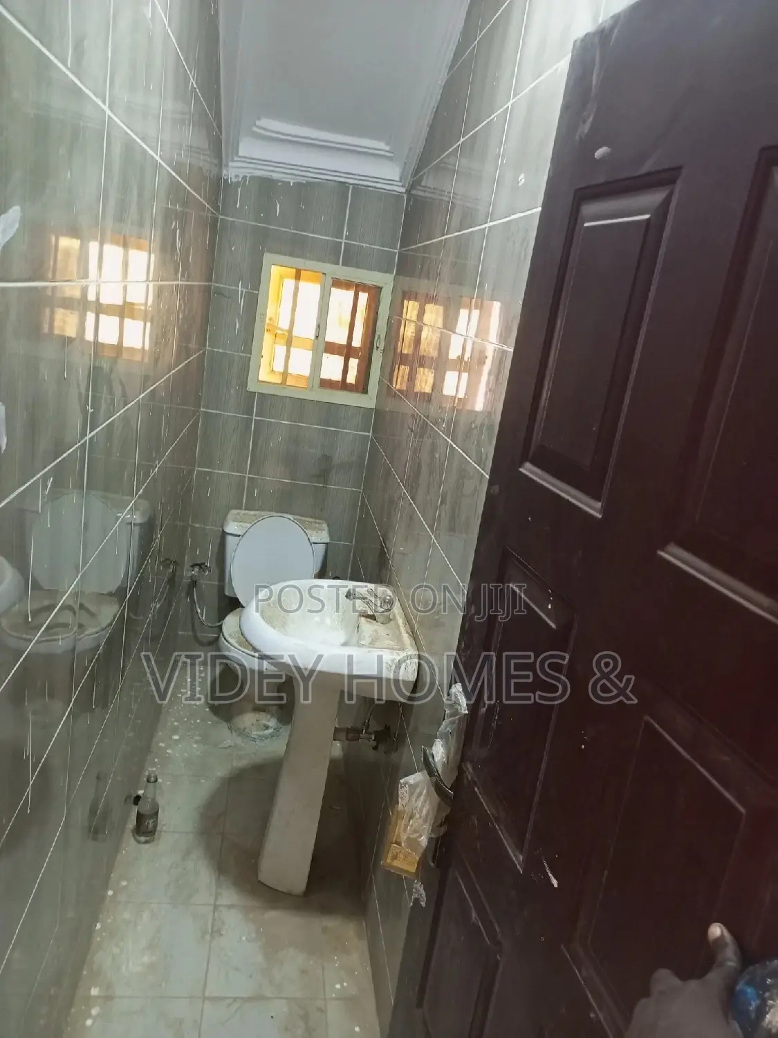 Furnished 4bdrm Duplex in Glob Estate, Dakwo District for rent