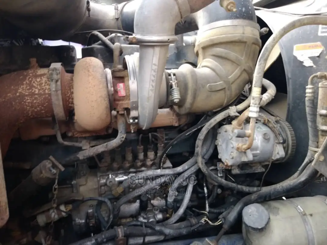 Tokunbo Double Cabin CH Mack Ten Tyres Head Truck Injector