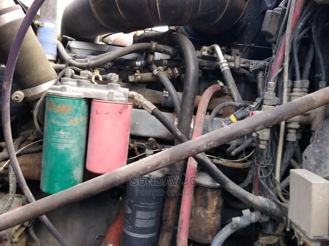 Tokunbo Double Cabin CH Mack Ten Tyres Head Truck Injector