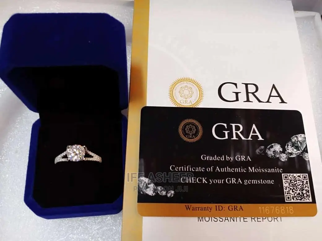 Real Moissanite Diamond Engagement/Proposal Ring 02 - Silver