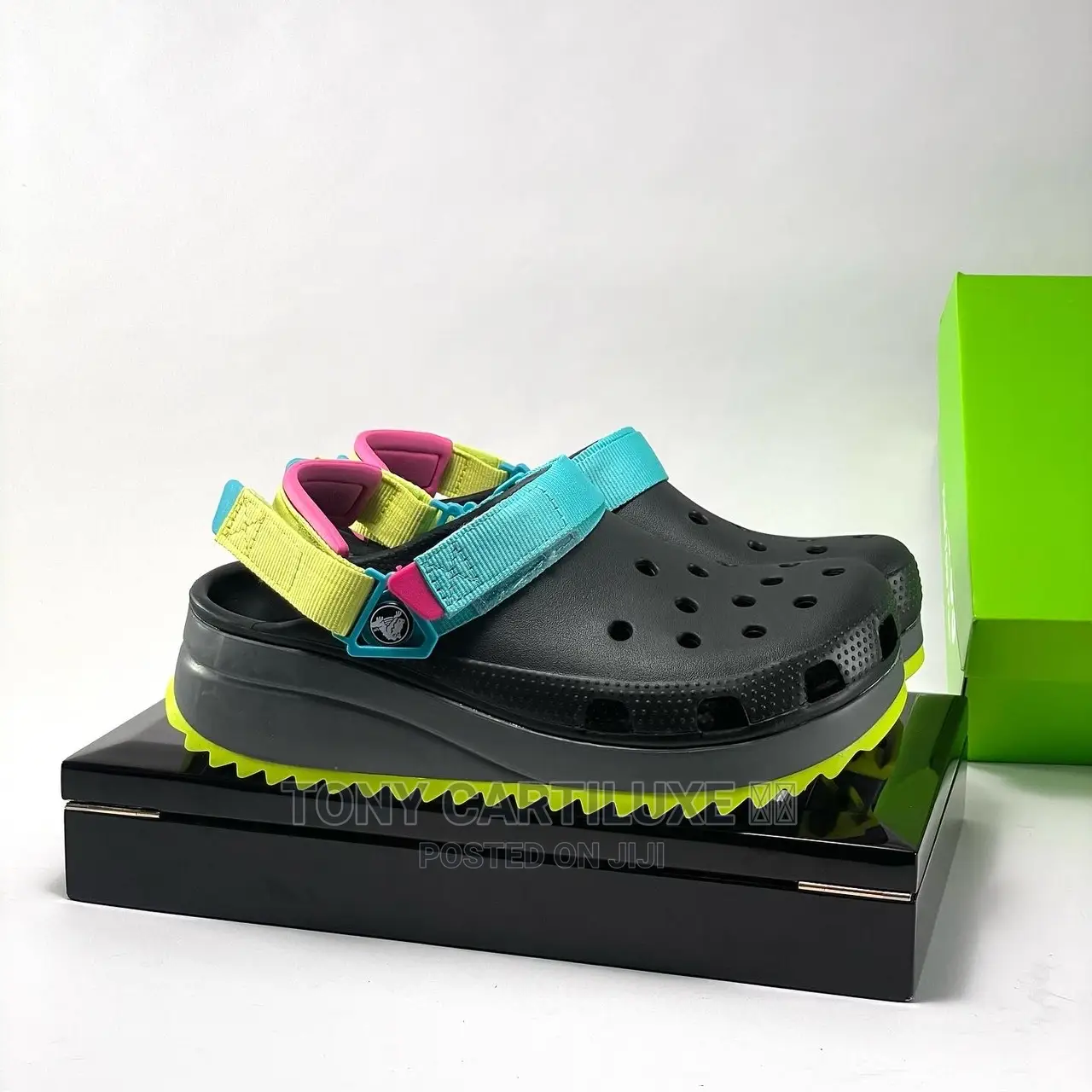 Wms Iconic Comfort Crocs Black