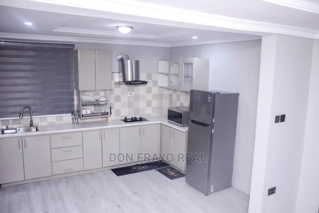 6 Bedrooms Shortlet Apt Up for Booking in Bodija Estate IB