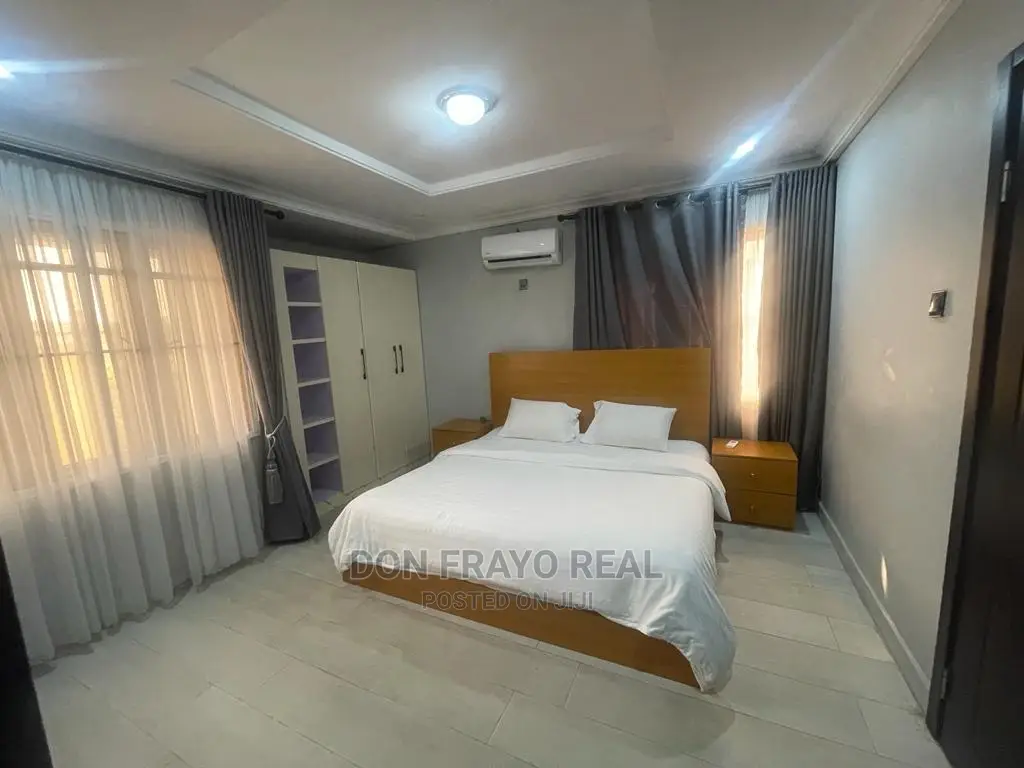6 Bedrooms Shortlet Apt Up for Booking in Bodija Estate IB