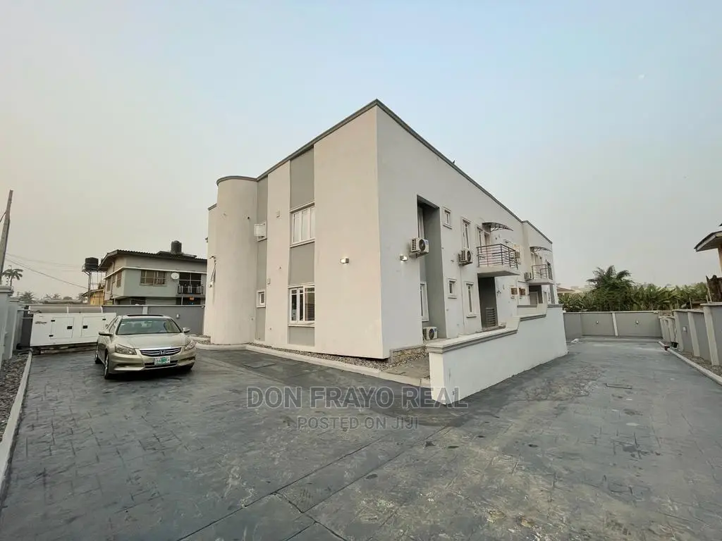 6 Bedrooms Shortlet Apt Up for Booking in Bodija Estate IB