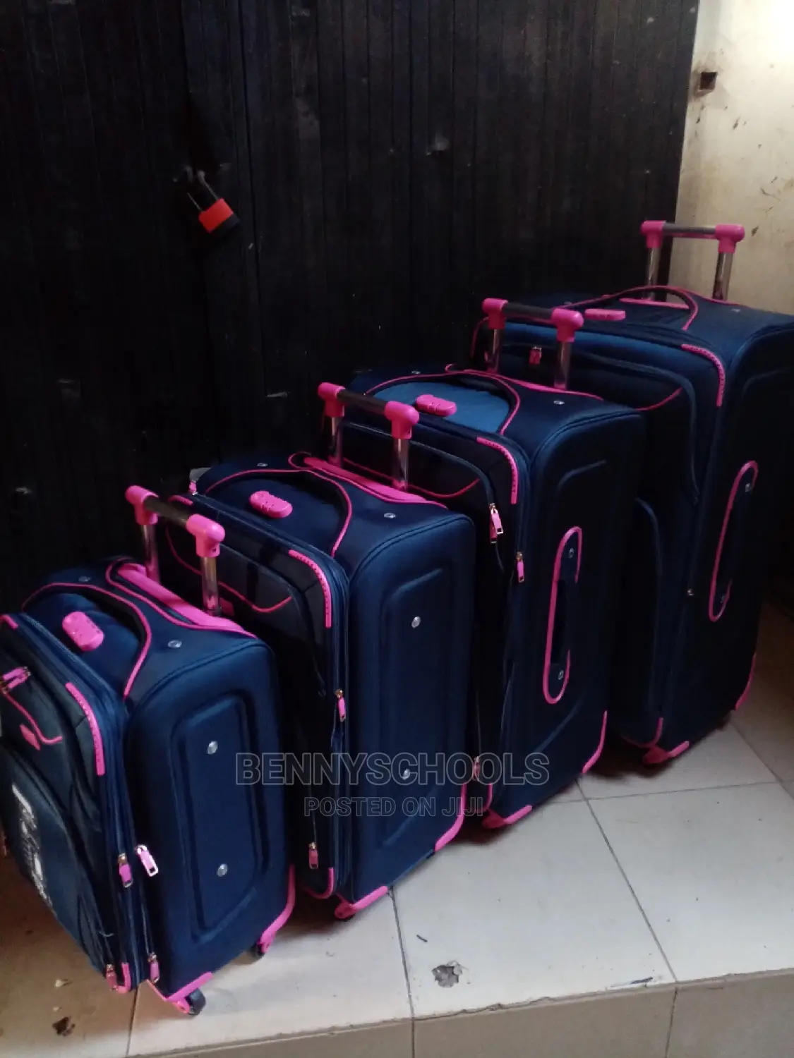 Set of 4 Swiss Polo Eva Solid Traveling Luggage Boxes