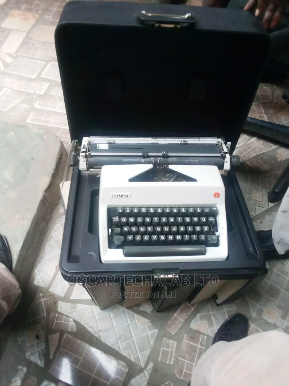 Olympia Standard Manual Typewriter Sg3 12"Inches Long