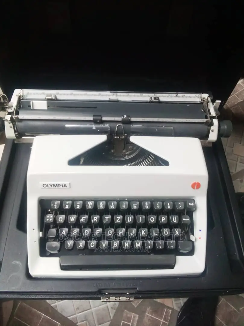 Olympia Standard Manual Typewriter Sg3 12"Inches Long