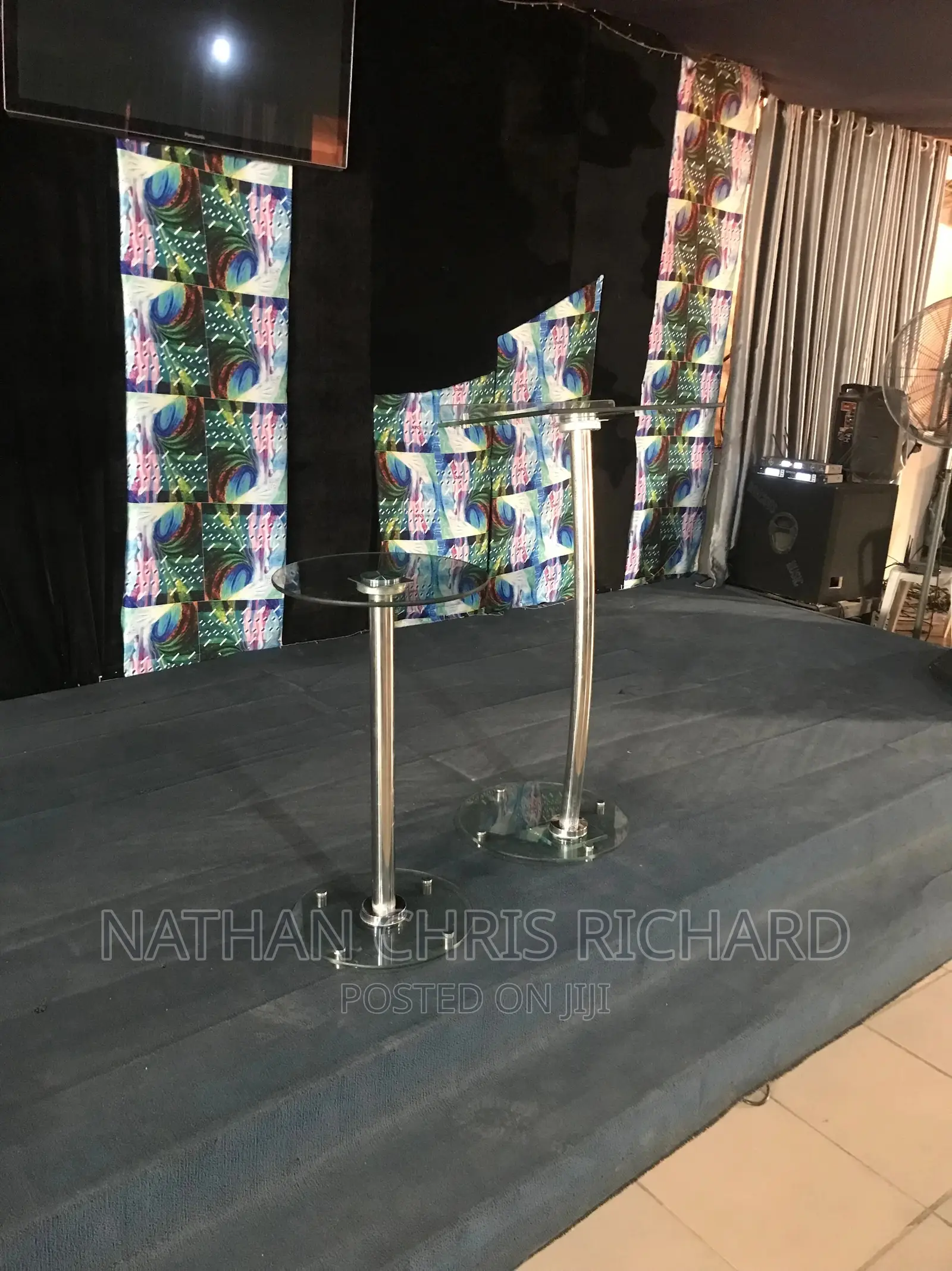 High Quality Glass Single Pole Altar