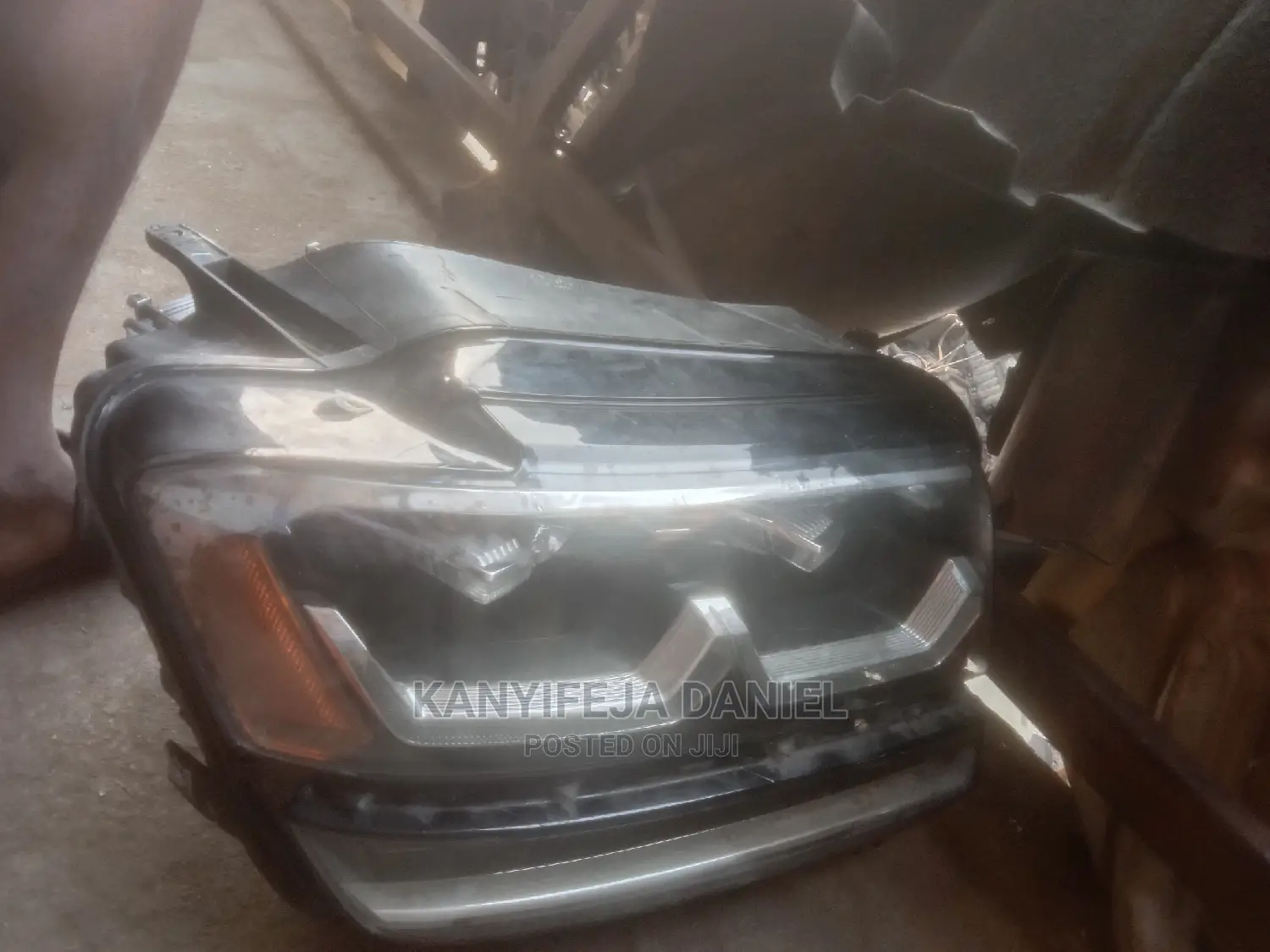 Volkswagen Atlas Headlight